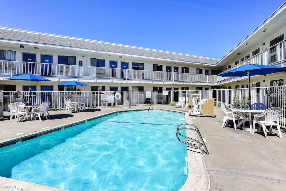 Motel 6-Oakland, Ca - Airport Exterior photo