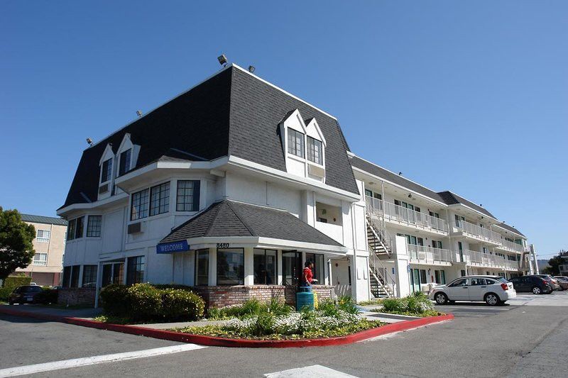 Motel 6-Oakland, Ca - Airport Exterior photo