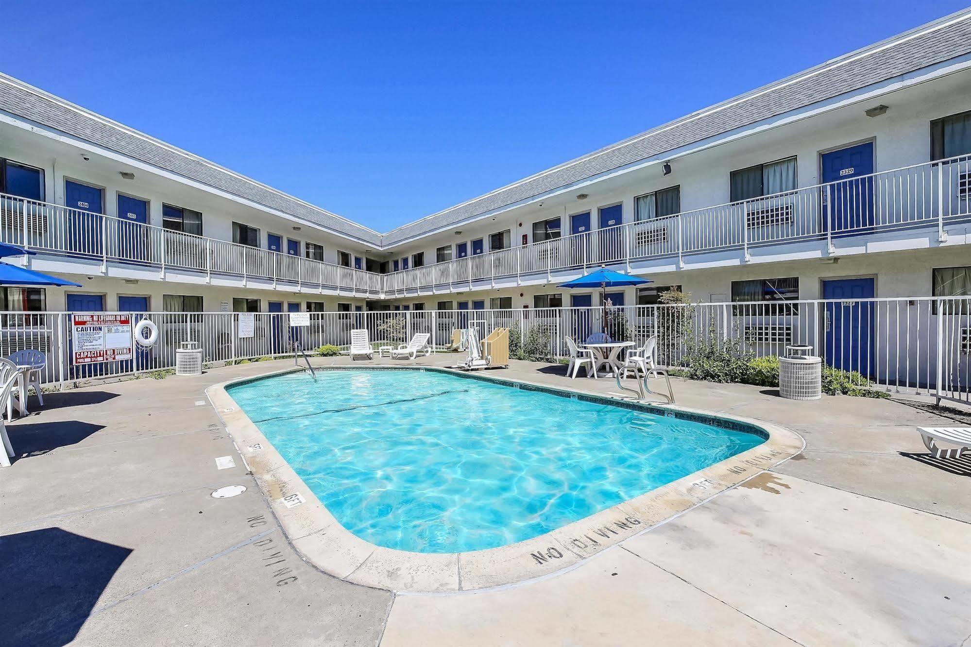 Motel 6-Oakland, Ca - Airport Exterior photo